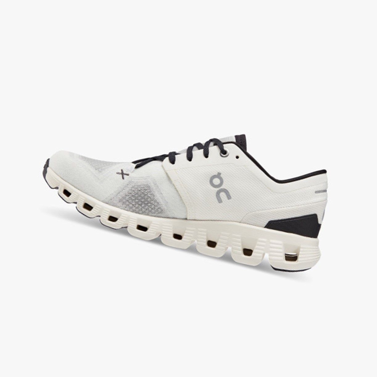 On Cloud X 3 White / Black | ZAVODE-356