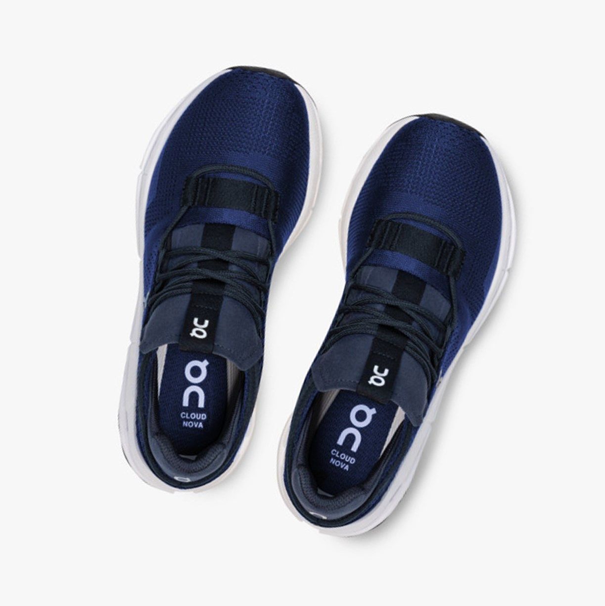 On Cloudnova Navy / White | VERCJF-807