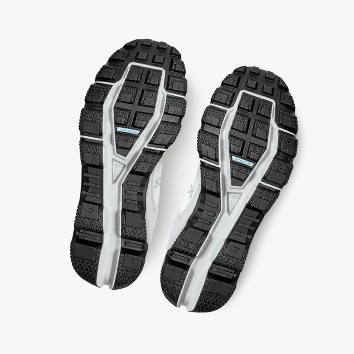 On Cloudventure Waterproof Black | EVZXCP-813